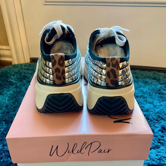 New Wild Pair Highfive Lace-Up Low-Top Sneakers - Size 8 - Picture 8 of 9